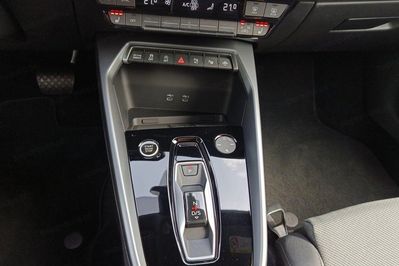 Audi A3 30 TFSI mHEV Advanced S tronic