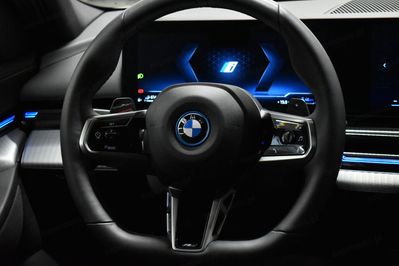 BMW Seria 5 530e xDrive PHEV M Sport aut