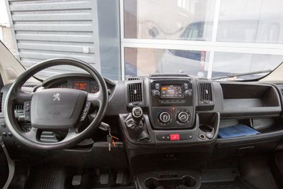 Peugeot Boxer Zabudowa Brygadowa + Skrzynia