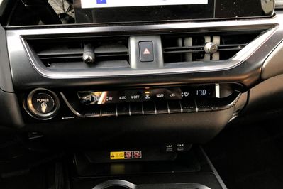 Lexus UX 250h F Sport Design 2WD