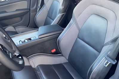 Volvo V60 B4 B Plus Dark