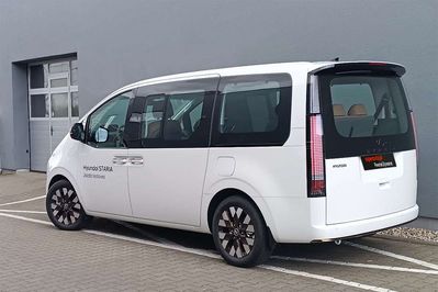 Hyundai Staria Kombi Luxury HEV AT