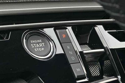 Peugeot 5008 Allure e-DCS6 1.2 mHEV