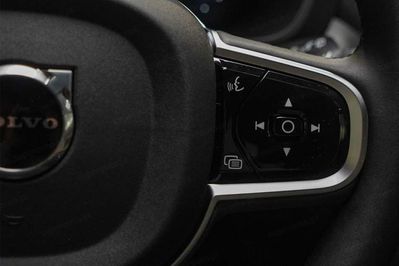 Volvo XC60 B5 AWD Plus Dark