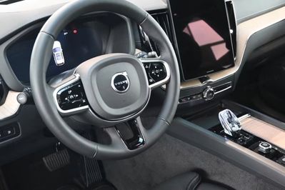 Volvo XC60 B5 AWD Ultra Bright