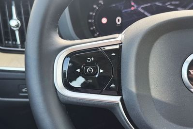 Volvo XC60 B5 B AWD Plus Dark