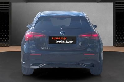Mercedes Klasa A 250 e AMG Line