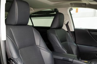 Lexus ES 300h Business Edition