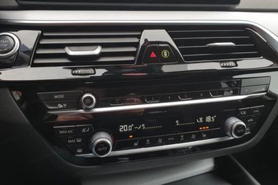 BMW Seria 5 Touring 530e xDrive Luxury Line