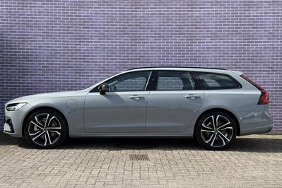Volvo V90 T6 AWD Plug-In Hybrid Ultra Dark