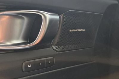 Volvo XC40 B4 Plus Dark