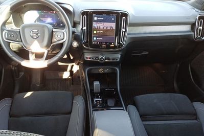 Volvo XC40 B3 Plus Dark