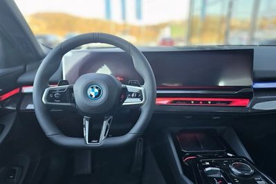BMW Seria 5 530e xDrive M Sport