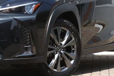 Lexus UX 300h F Sport Design 2.0 Hybrid Dynamic Force