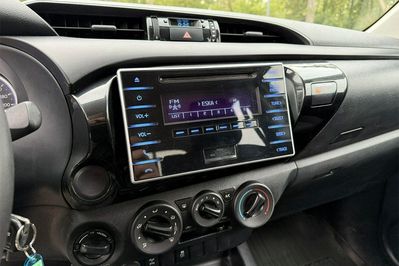Toyota HiLux Double Cab DLX 4x4