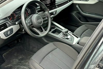 Audi A4 35 TFSI mHEV Advanced S tronic