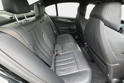 BMW Seria 5 M550i xDrive