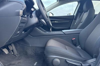 Mazda 3 2.0 Center-Line