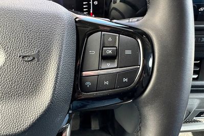 Ford Transit Custom 320 L2H1 Limited A8