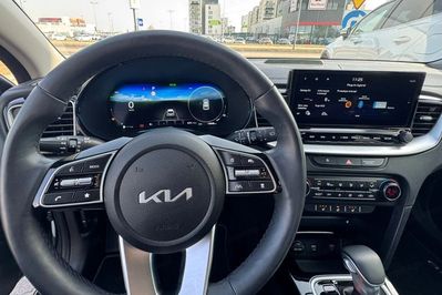 Kia Ceed 1.6 GDI PHEV Business Line DCT