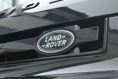 Land Rover Defender 110 3.0 D250 X-Dynamic HSE