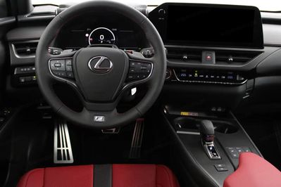 Lexus UX 300h F Sport 2.0 Hybrid Dynamic Force