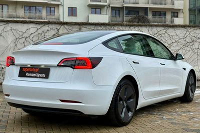 Tesla Model 3 RWD