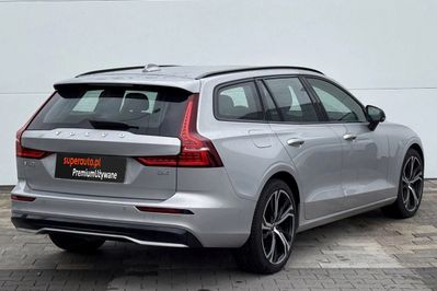 Volvo V60 B4 B Plus Dark