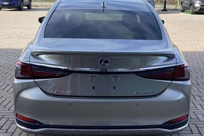 Lexus ES 300h Business Edition 2.5 E-CVT