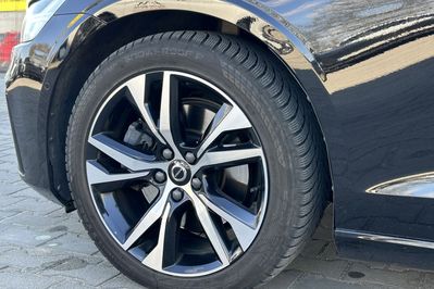 Volvo V60 B4 B Plus Dark aut