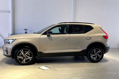 Volvo XC40 B4 Plus Dark