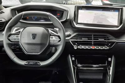 Peugeot 2008 GT Exclusive e-DCS6 1.2 PureTech mHEV