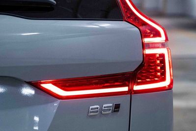 Volvo XC60 B5 AWD Ultra Dark