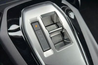 Peugeot 2008 Business e-DCS6 1.2 PureTech mHEV