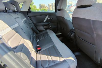Citroen C4 EV136 50kWh Shine