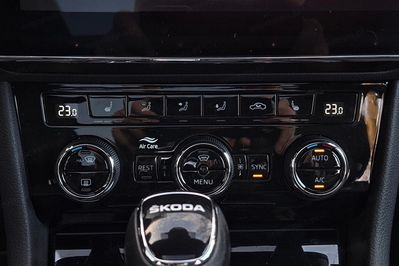 Skoda Superb 2.0 TDI SCR L&K DSG