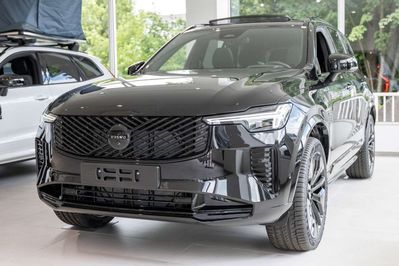 Volvo XC90 T8 AWD Plug-In Hybrid Ultra Black Edition 7os