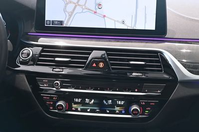 BMW Seria 5 540i xDrive Luxury Line