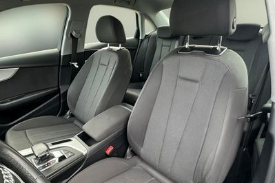 Audi A4 30 TDI mHEV S tronic