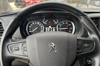 Peugeot Traveller L2H1 Long Business Vip