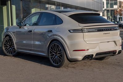 Porsche Cayenne Coupe S E-Hybrid Black Edition