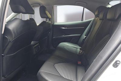 Toyota Camry 2.5 Hybrid Prestige Cvt