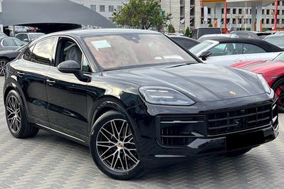 Porsche Cayenne Coupe E-Hybrid Black Edition