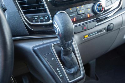 Ford Tourneo Custom L2H1 AT