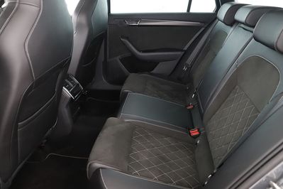 Skoda Superb 2.0 Tdi Scr 4X4 Sportline Dsg