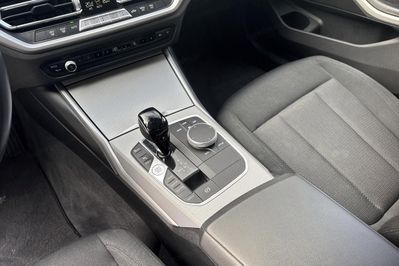 BMW Seria 3 318i