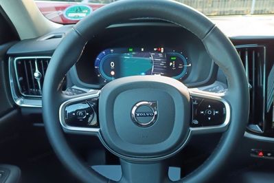 Volvo V60 T6 AWD Plug-In Hybrid Plus Dark aut