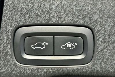 Volvo XC60 T4 R-Design