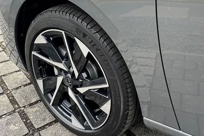 Peugeot 308 Allure e-DCS6 1.2 mHEV