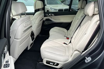 BMW X7 M60i xDrive mHEV sport-aut